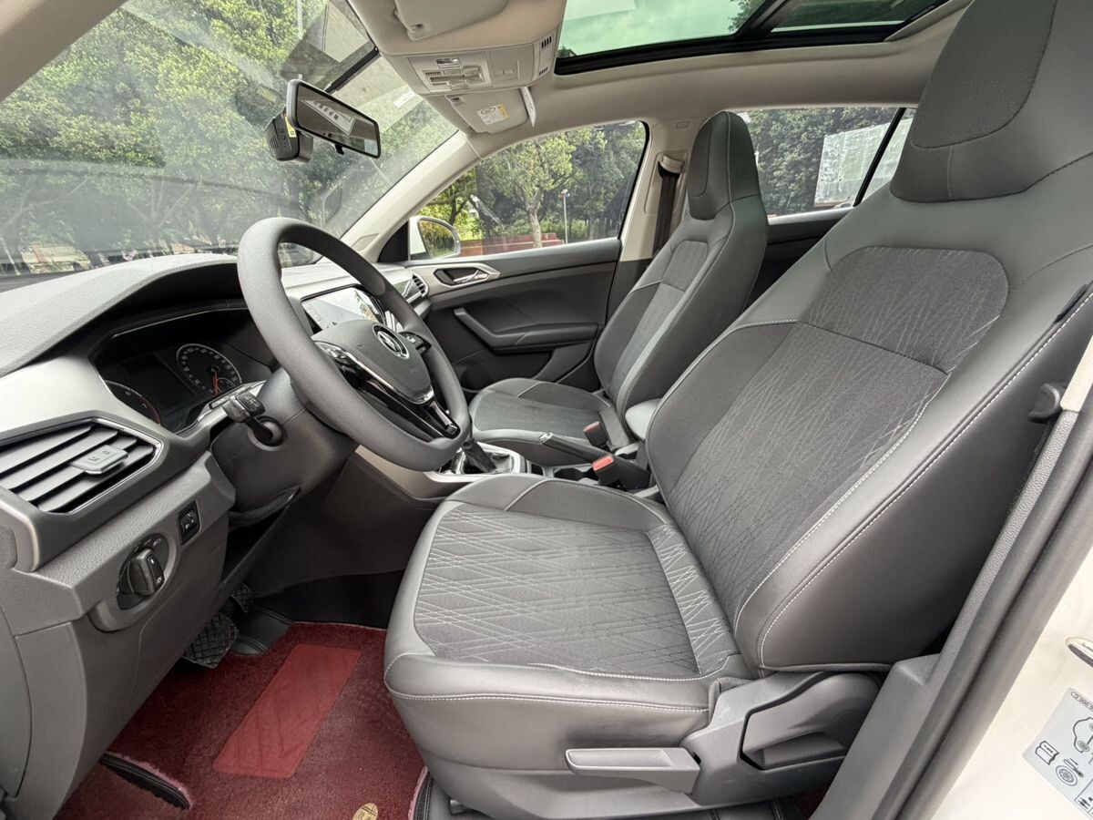 Volkswagen T-Cross 2021 - фото автомобиля