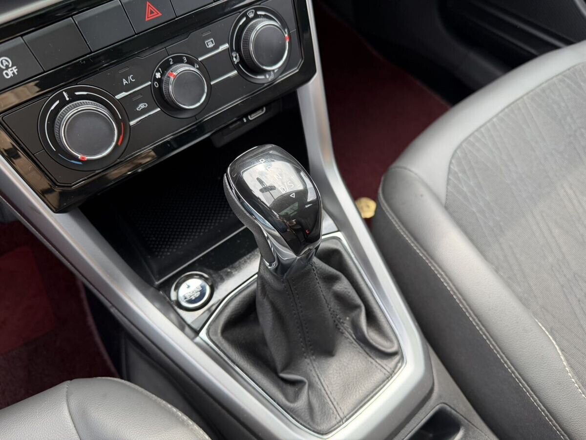 Volkswagen T-Cross 2021 - фото автомобиля
