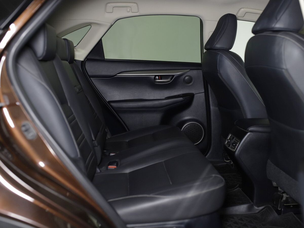 Lexus NX200 2017 - фото автомобиля