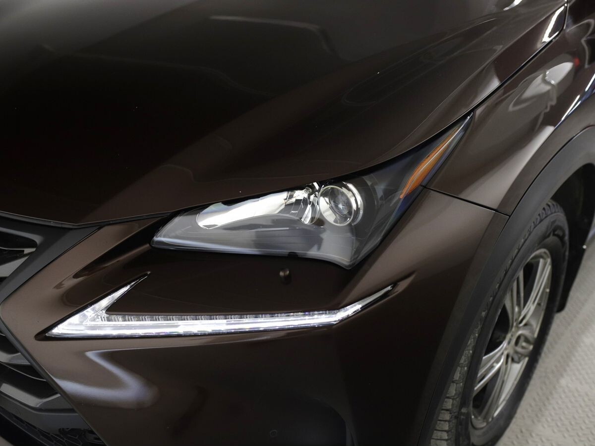 Lexus NX200 2017 - фото автомобиля