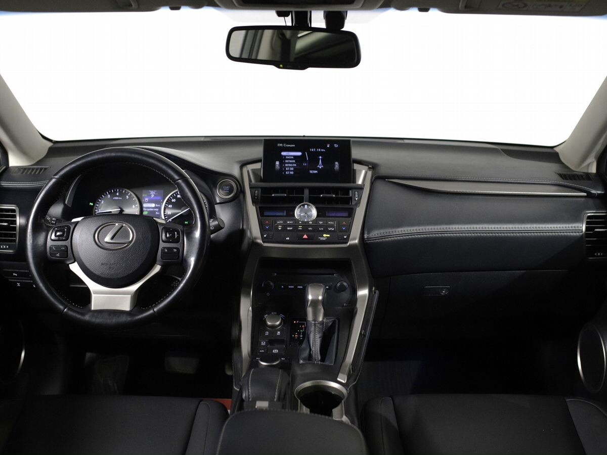 Lexus NX200 2017 - фото автомобиля