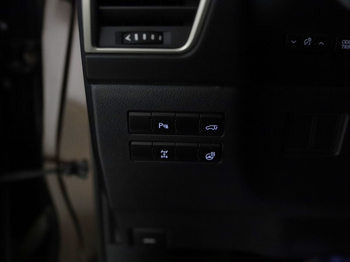 Lexus NX200 2017 - фото автомобиля