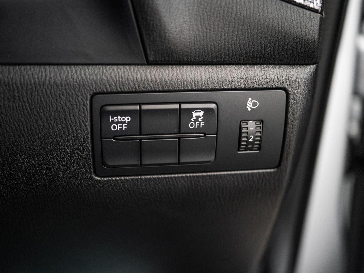 Mazda Axela 2017 - фото автомобиля