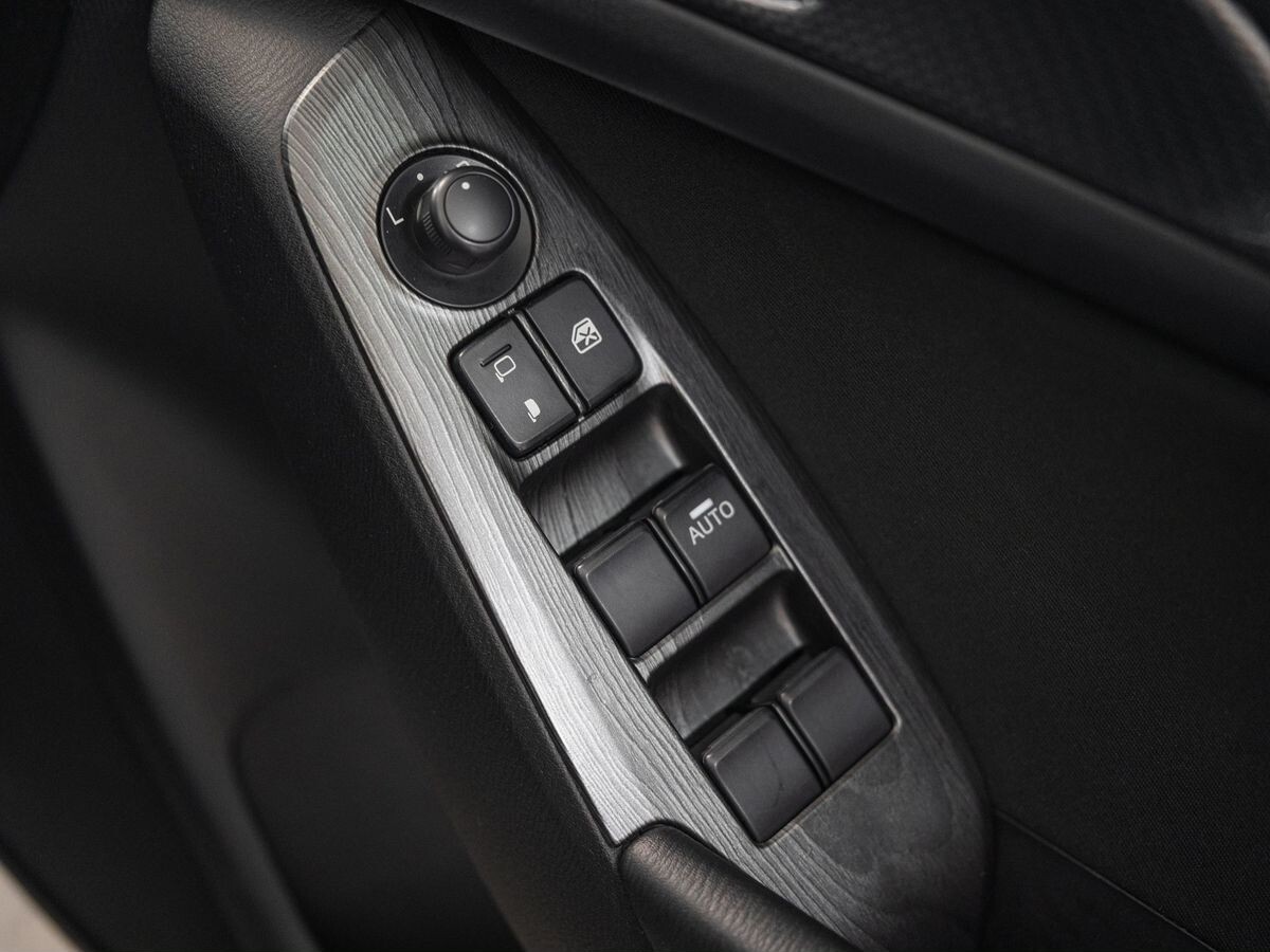 Mazda Axela 2017 - фото автомобиля