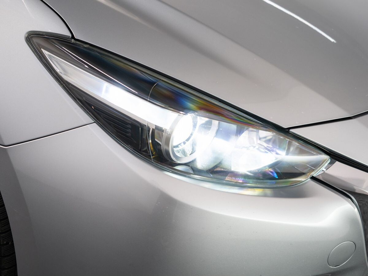 Mazda Axela 2017 - фото автомобиля