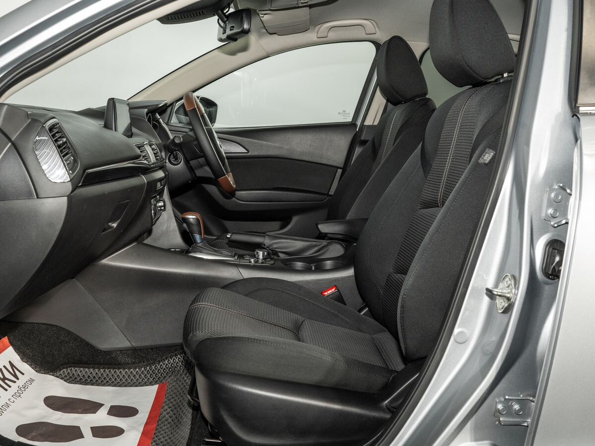 Mazda Axela 2017 - фото автомобиля