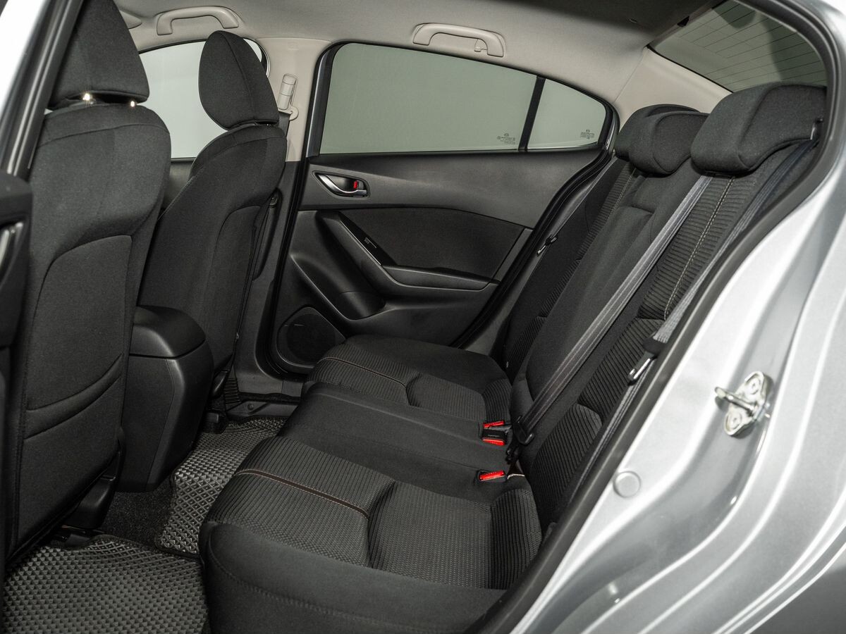Mazda Axela 2017 - фото автомобиля