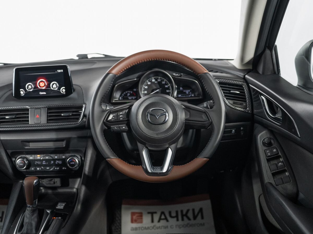 Mazda Axela 2017 - фото автомобиля