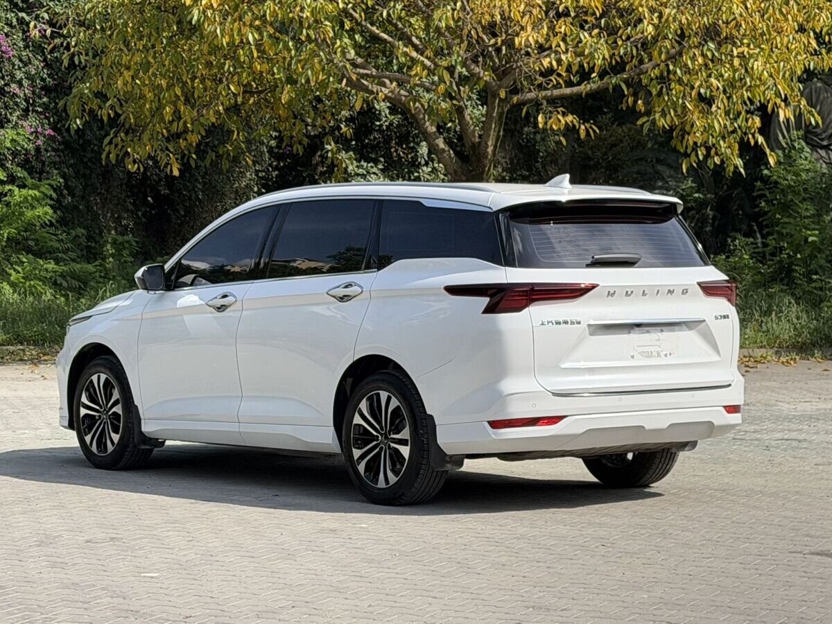 Wuling Victory 2021 - фото автомобиля