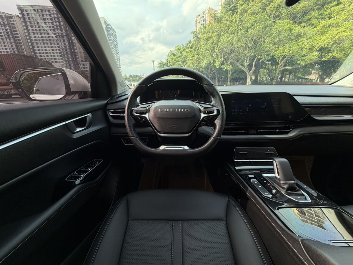 Wuling Victory 2021 - фото автомобиля