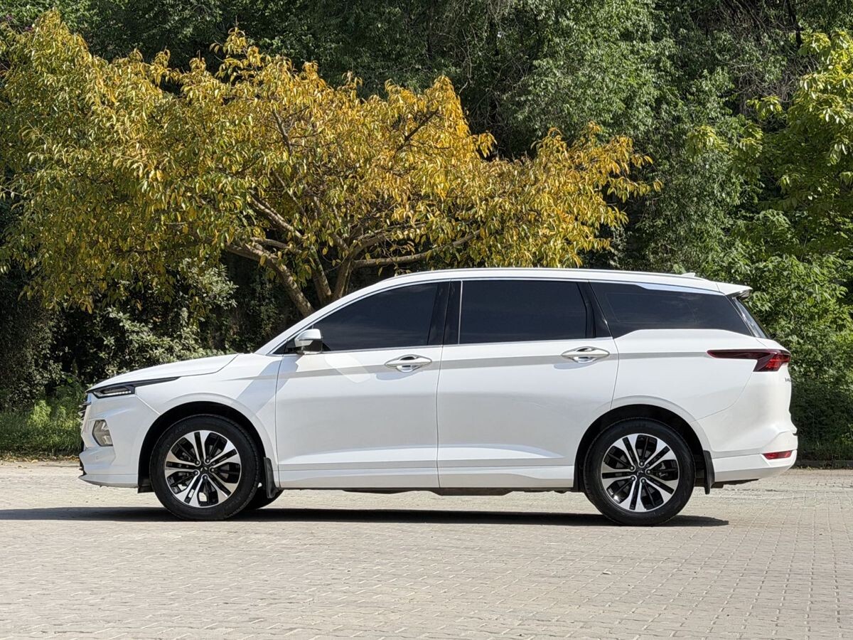 Wuling Victory 2021 - фото автомобиля