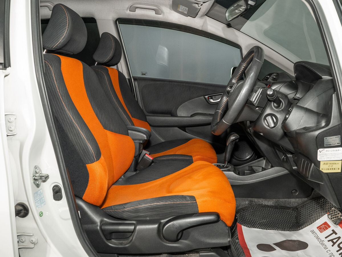 Honda Fit 2011 - фото автомобиля