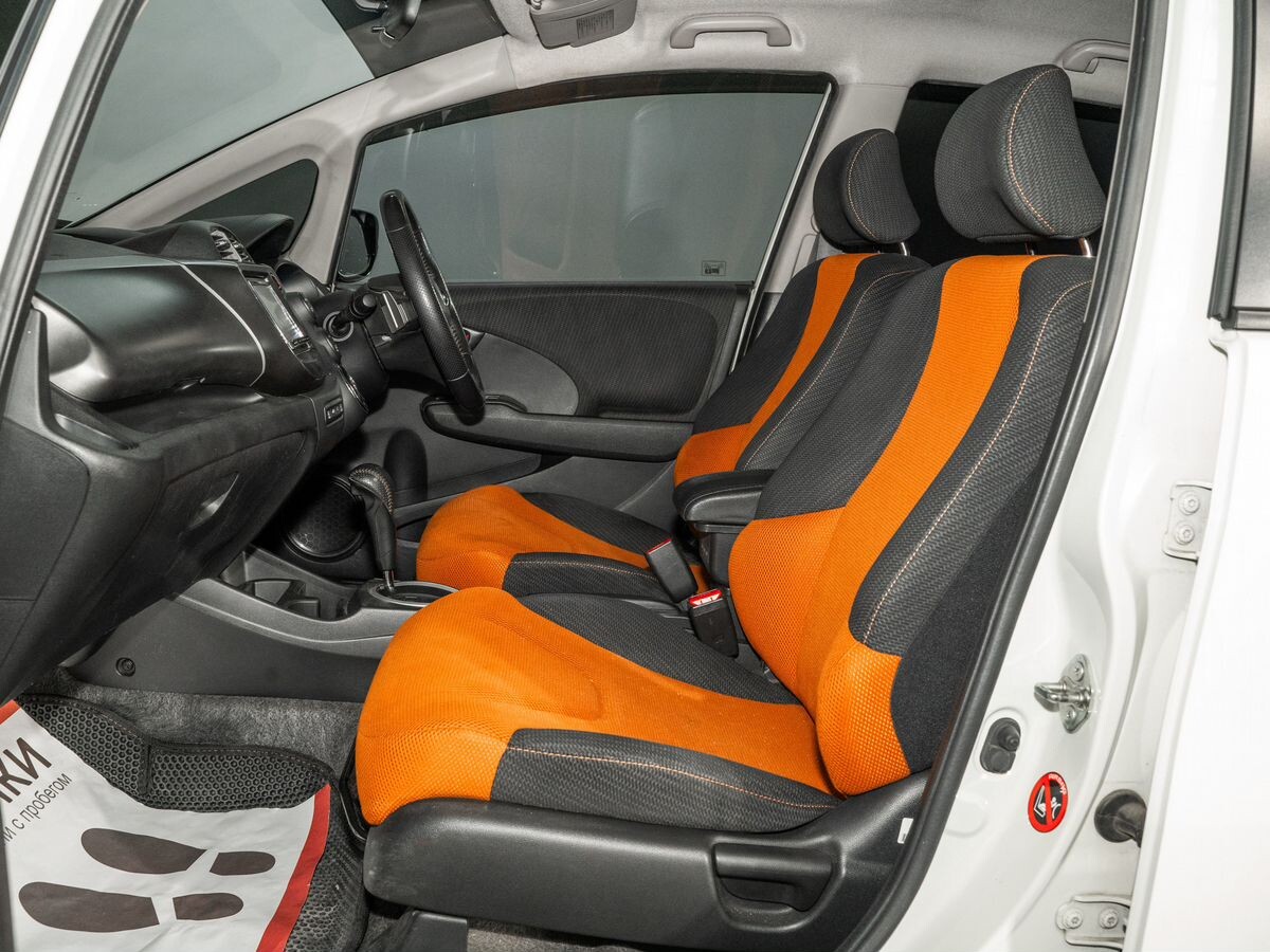 Honda Fit 2011 - фото автомобиля