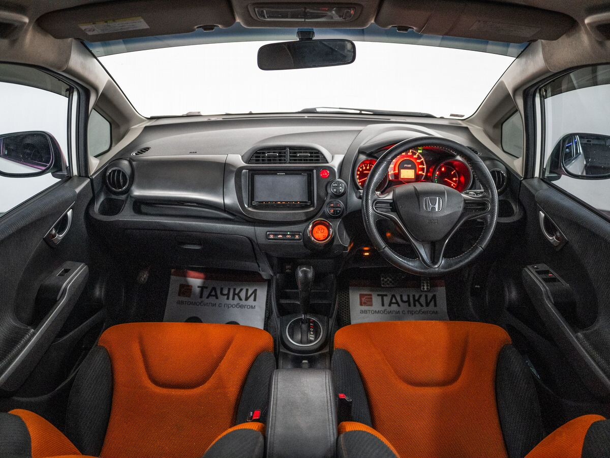 Honda Fit 2011 - фото автомобиля
