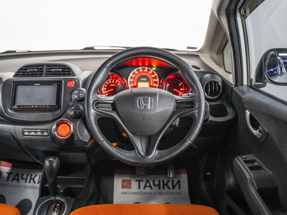 Honda Fit 2011 - фото автомобиля