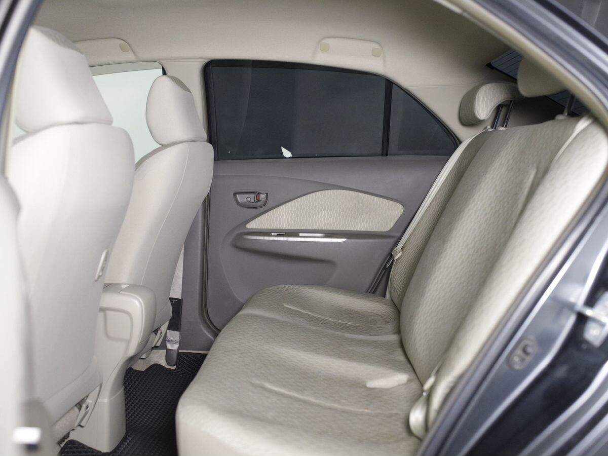 Toyota Belta 2011 - фото автомобиля