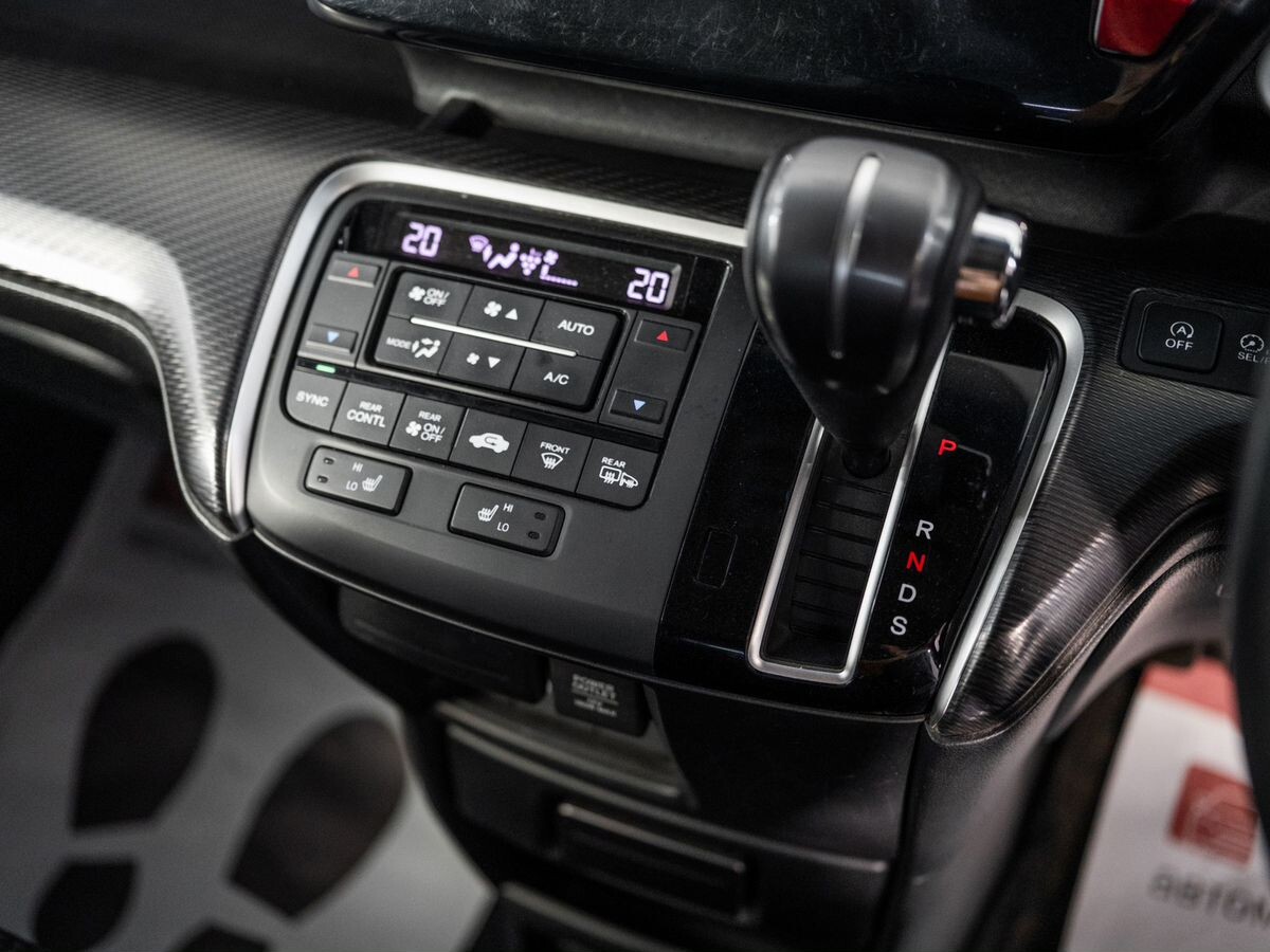 Honda Stepwgn 2018 - фото автомобиля