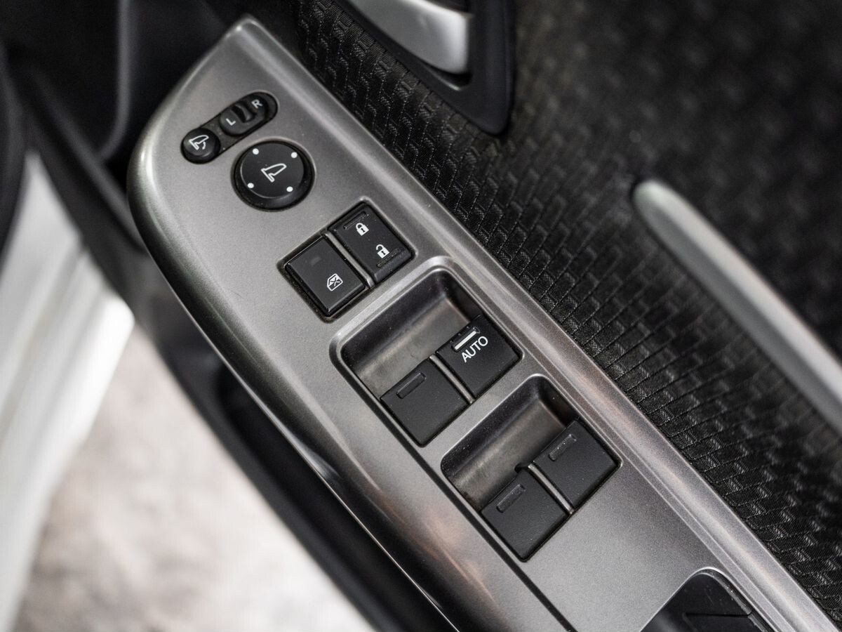 Honda Stepwgn 2018 - фото автомобиля