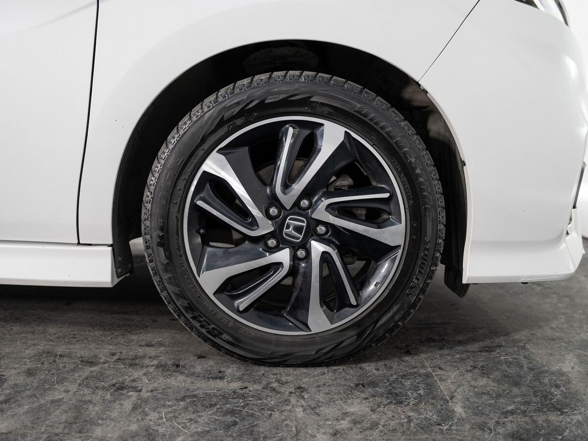Honda Stepwgn 2018 - фото автомобиля