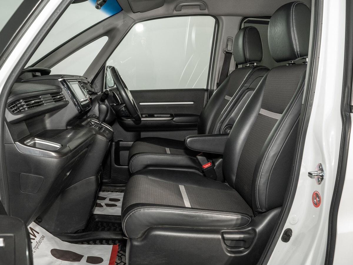 Honda Stepwgn 2018 - фото автомобиля