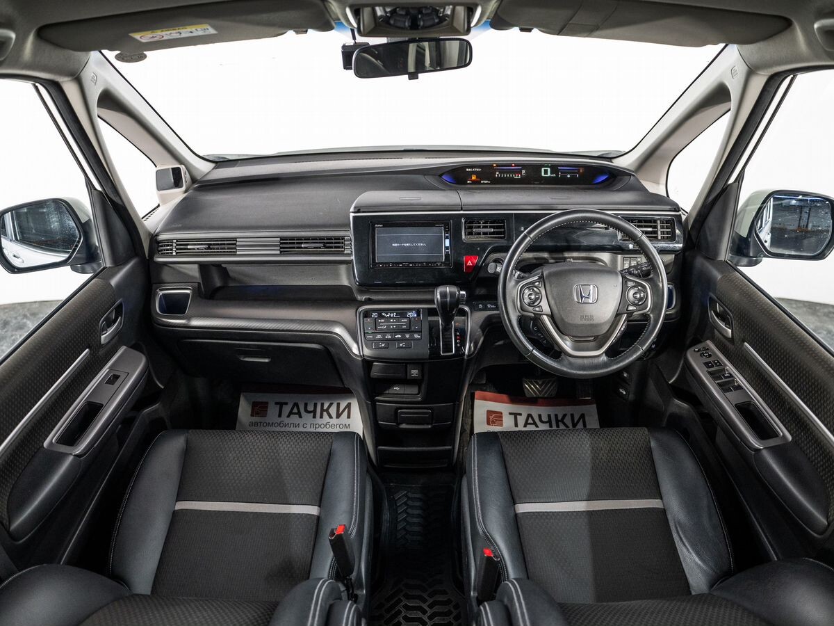 Honda Stepwgn 2018 - фото автомобиля