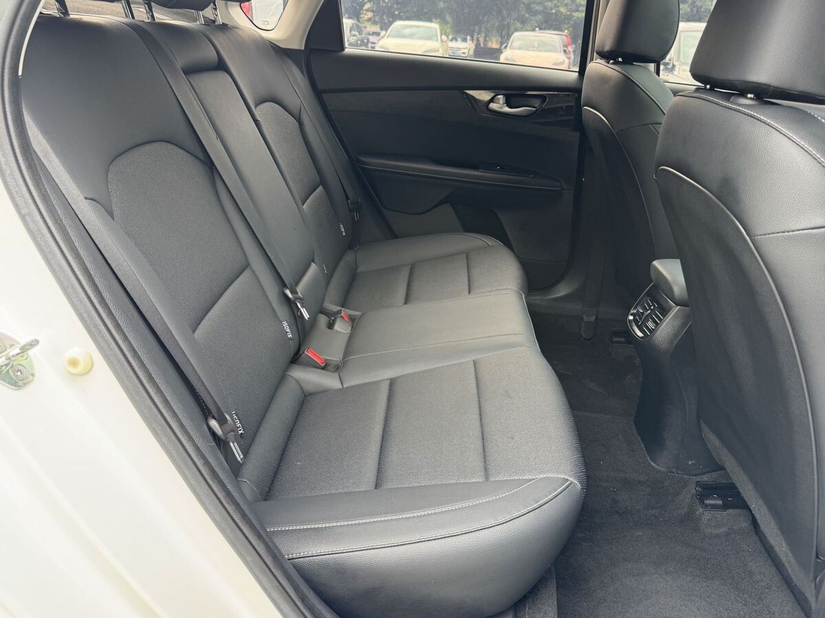 Kia K3 2022 - фото автомобиля