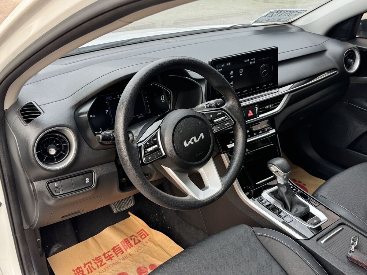Kia K3 2022 - фото автомобиля