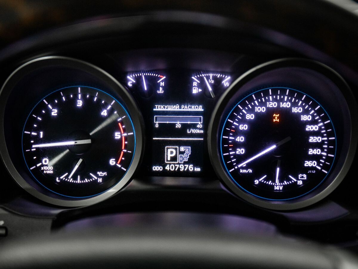 Toyota Land Cruiser 2014 - фото автомобиля