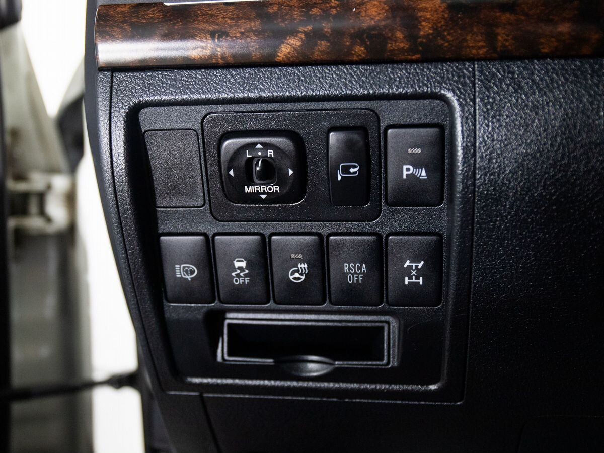 Toyota Land Cruiser 2014 - фото автомобиля