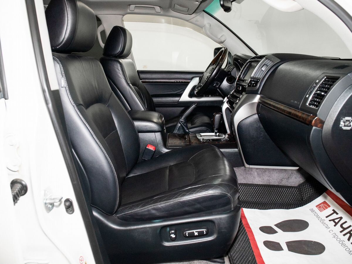 Toyota Land Cruiser 2014 - фото автомобиля
