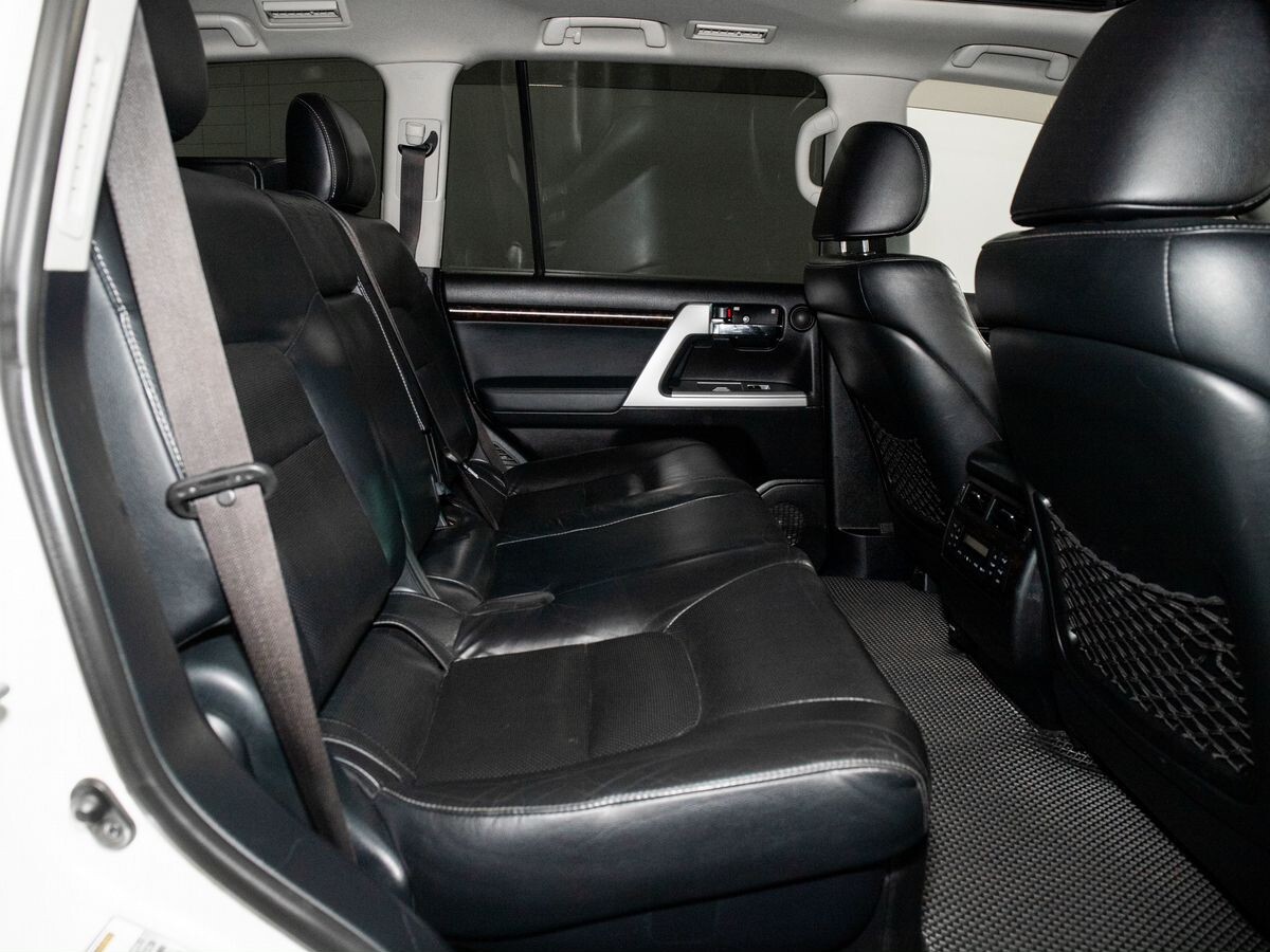 Toyota Land Cruiser 2014 - фото автомобиля