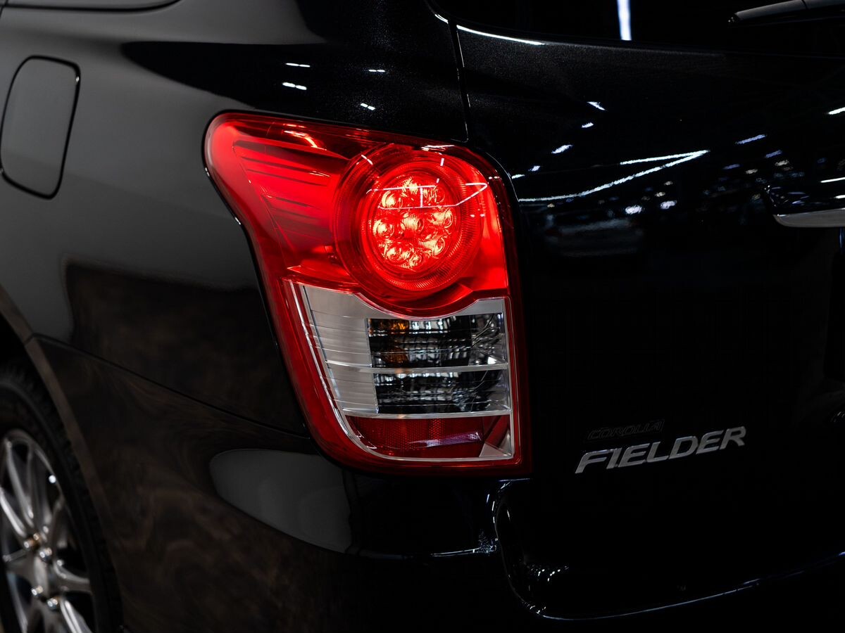 Toyota Corolla Fielder 2010 - фото автомобиля