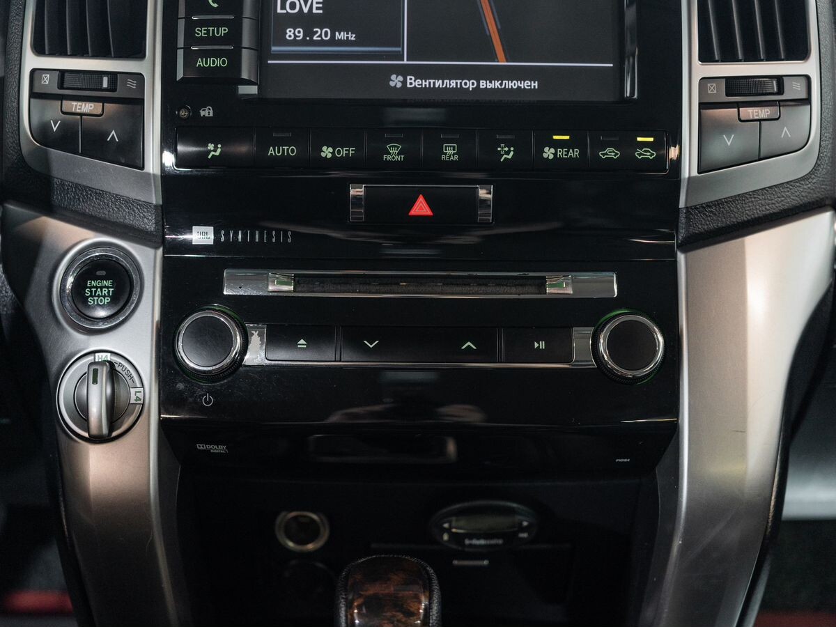 Toyota Land Cruiser 2012 - фото автомобиля