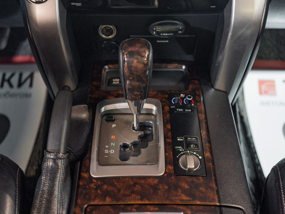 Toyota Land Cruiser 2012 - фото автомобиля