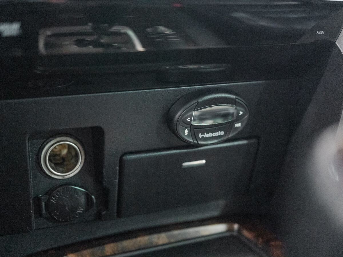 Toyota Land Cruiser 2012 - фото автомобиля