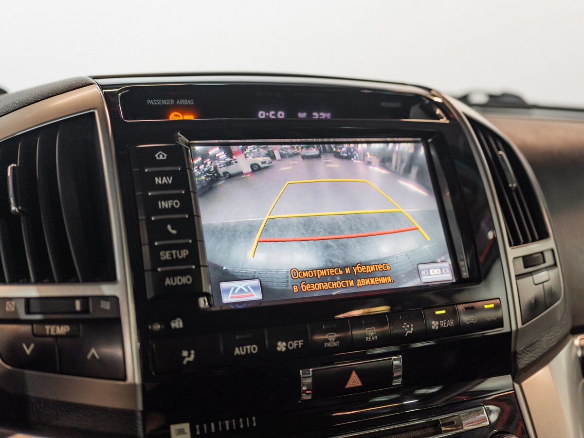 Toyota Land Cruiser 2012 - фото автомобиля