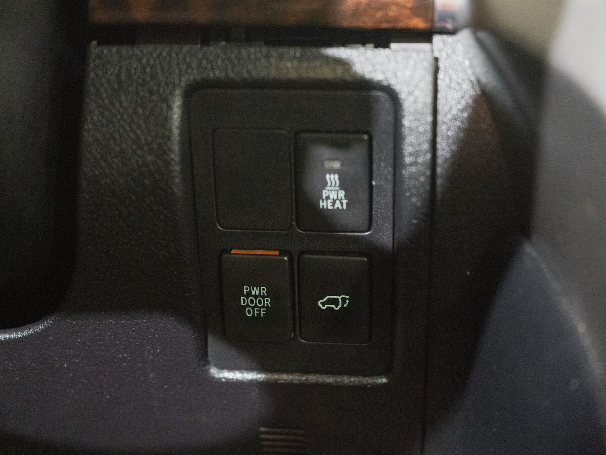 Toyota Land Cruiser 2012 - фото автомобиля