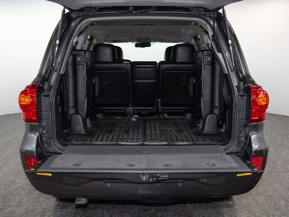 Toyota Land Cruiser 2012 - фото автомобиля