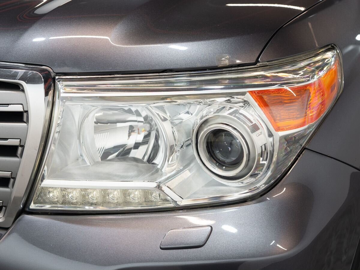 Toyota Land Cruiser 2012 - фото автомобиля