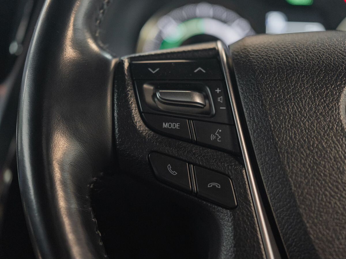 Toyota Alphard 2021 - фото автомобиля