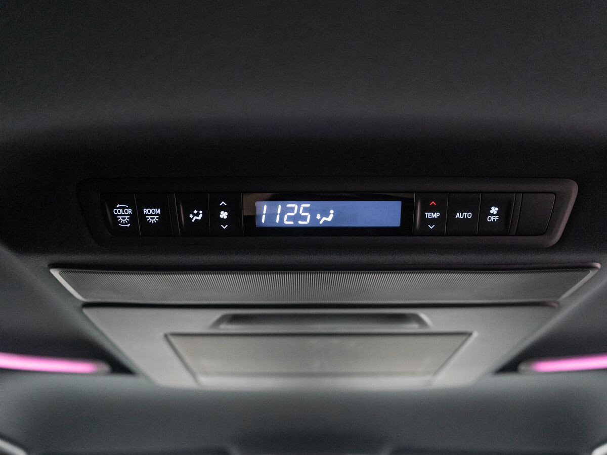 Toyota Alphard 2021 - фото автомобиля