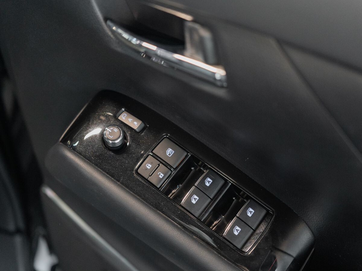 Toyota Alphard 2021 - фото автомобиля
