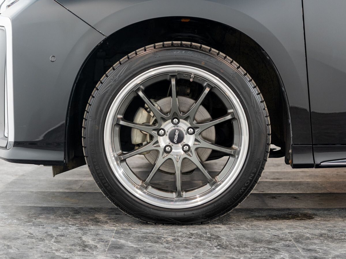 Toyota Alphard 2021 - фото автомобиля
