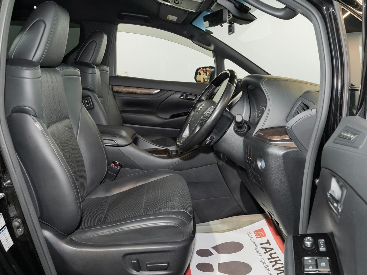 Toyota Alphard 2021 - фото автомобиля