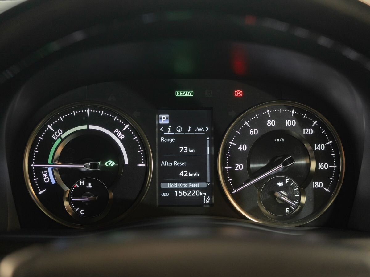 Toyota Alphard 2021 - фото автомобиля