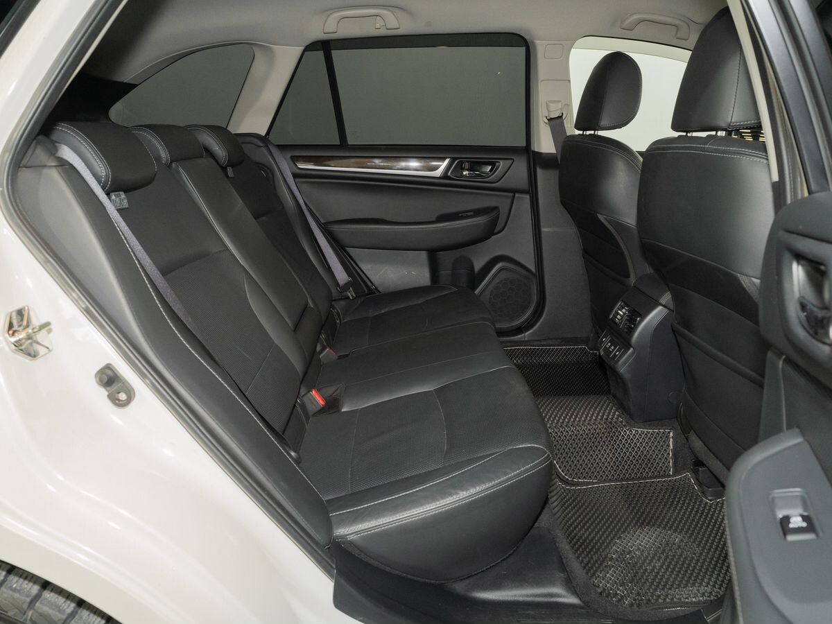 Subaru Outback 2018 - фото автомобиля