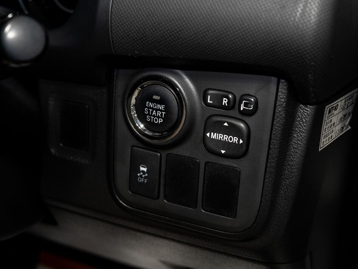 Toyota Wish 2016 - фото автомобиля
