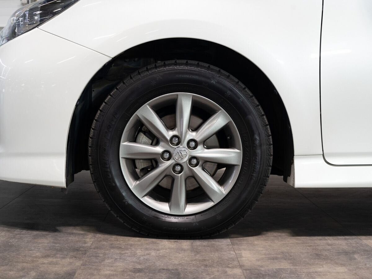 Toyota Wish 2016 - фото автомобиля