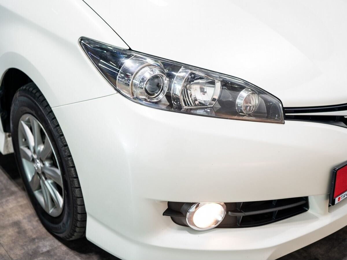 Toyota Wish 2016 - фото автомобиля