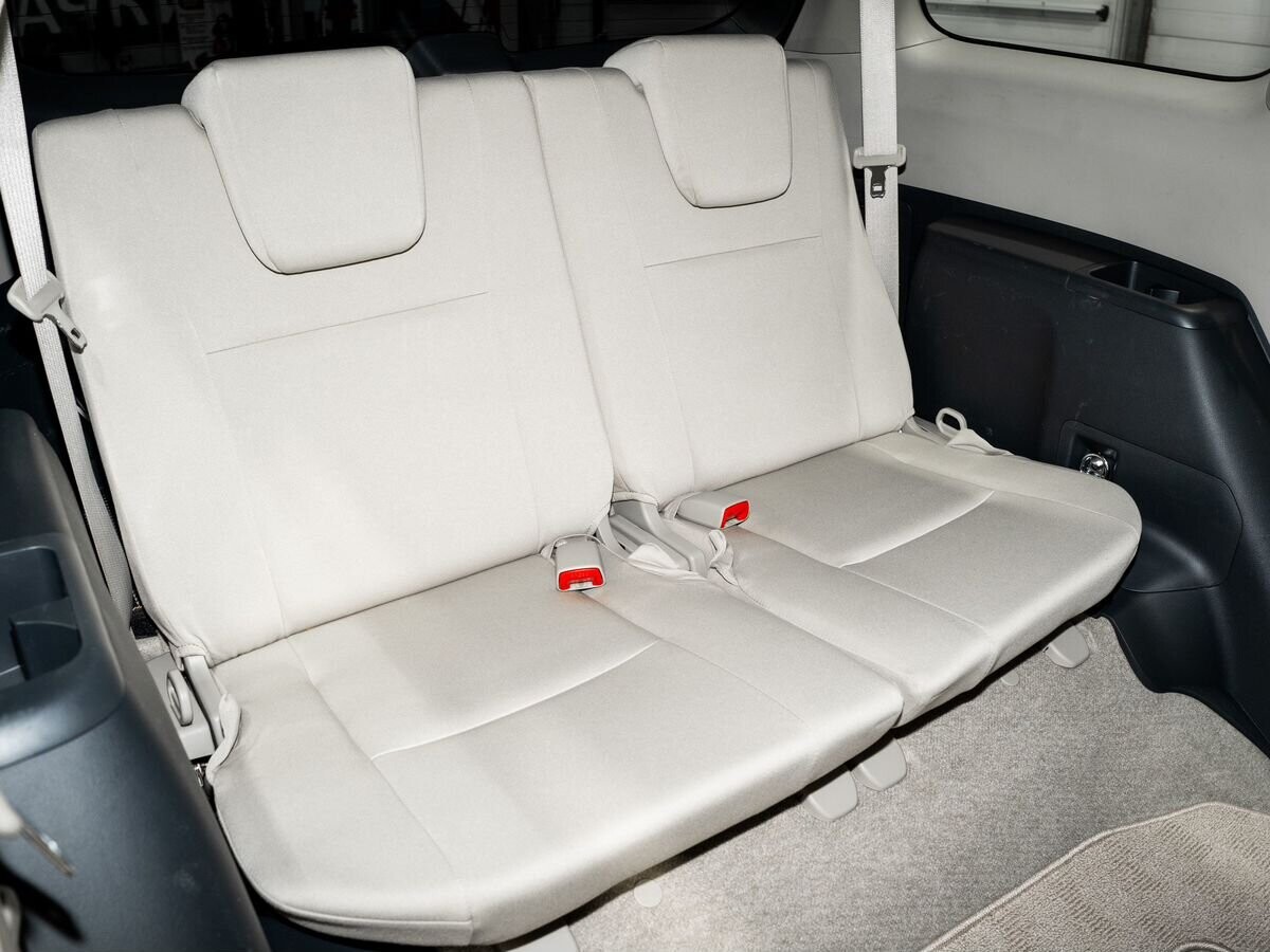 Toyota Wish 2016 - фото автомобиля